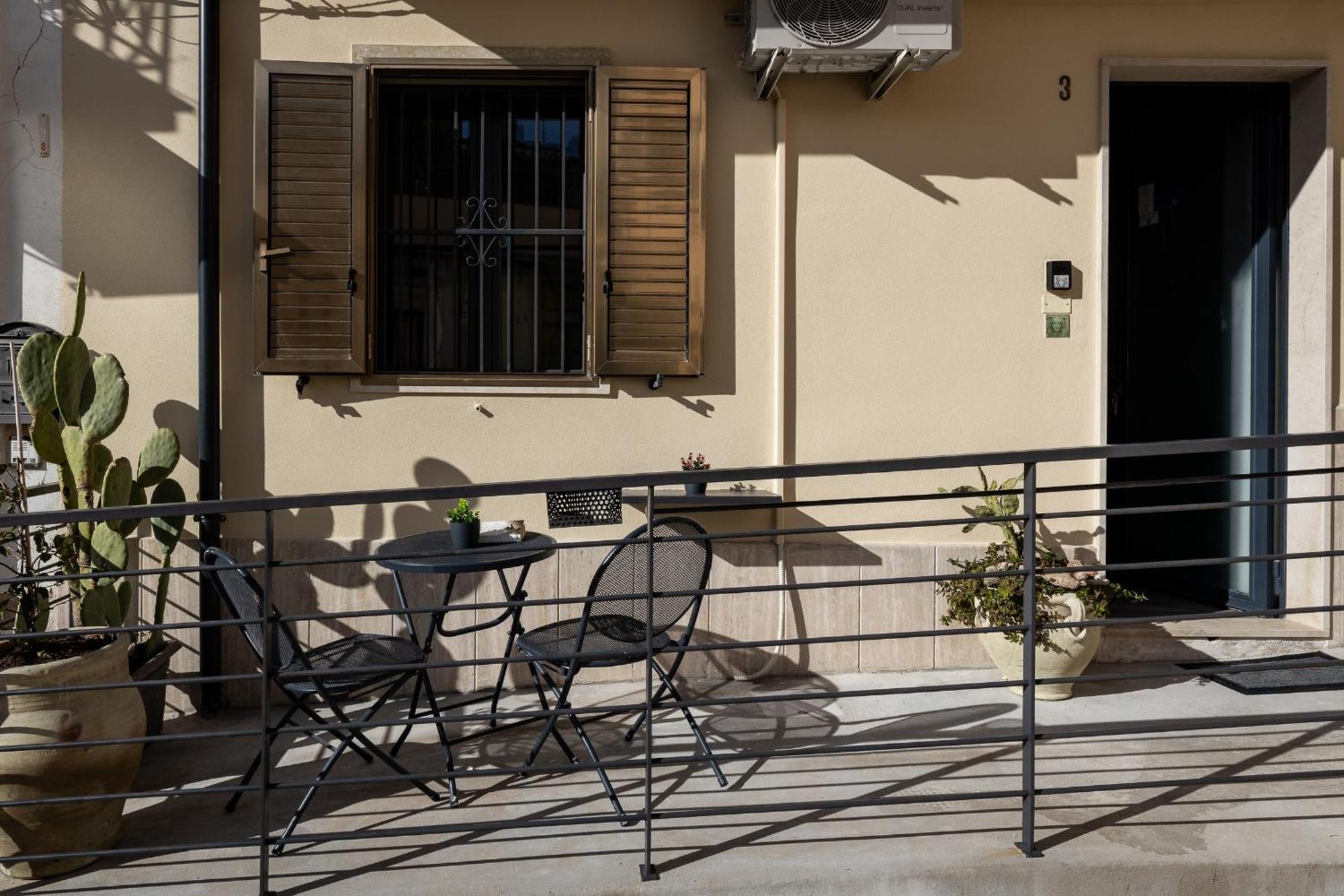 Dea'S Rooms Noto Exterior photo